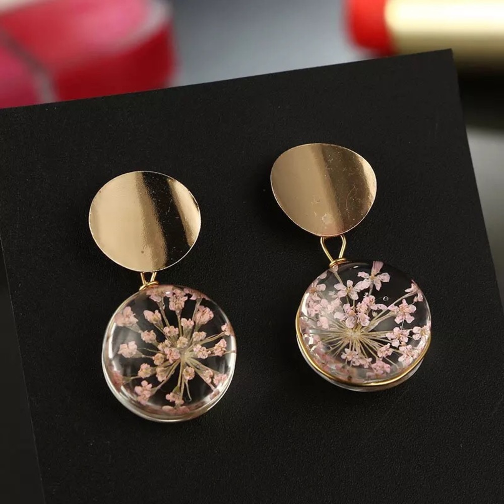 🎉 New Dried Flower gold plated dangle earrings